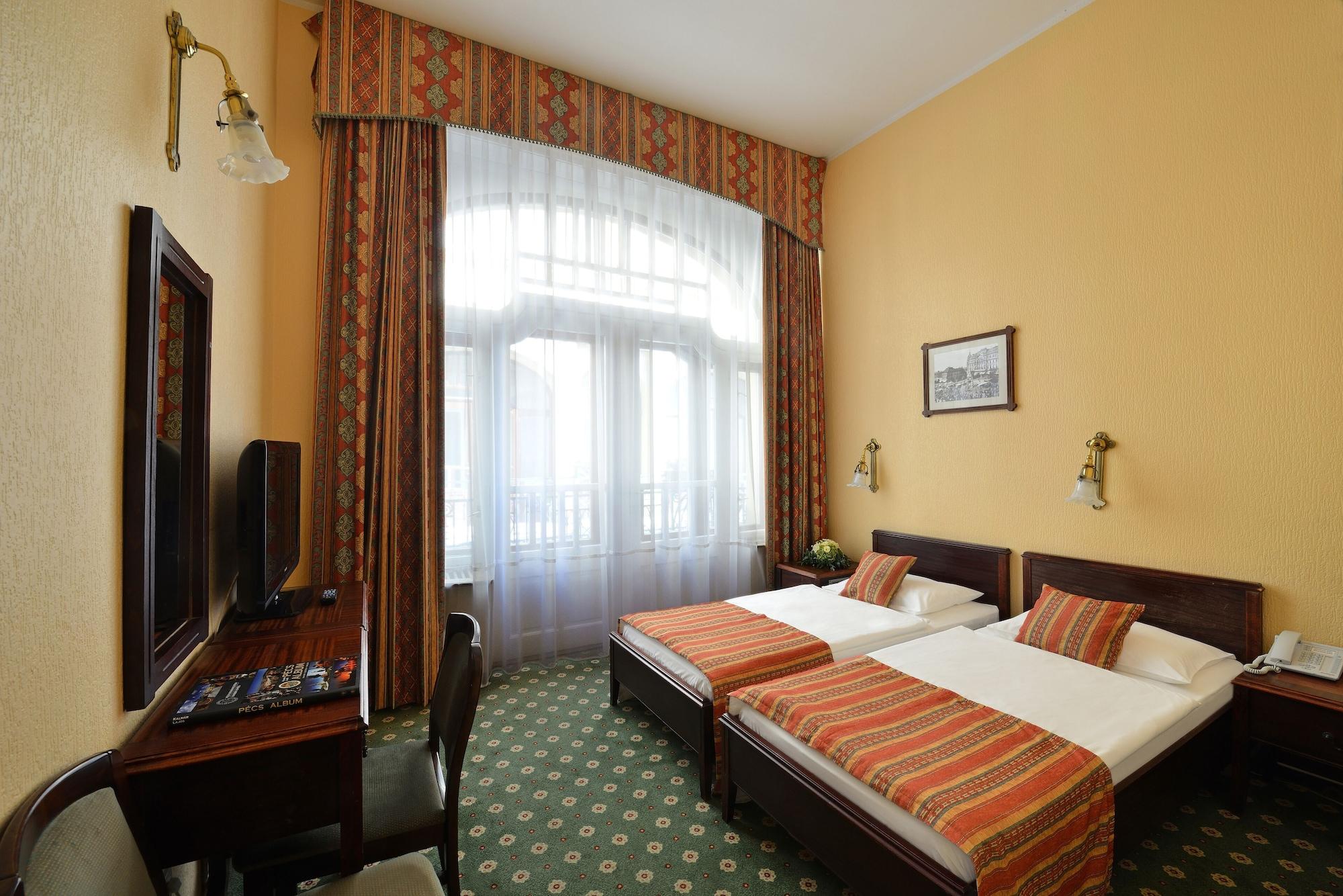 Palatinus Grand Hotel Pécs Zewnętrze zdjęcie