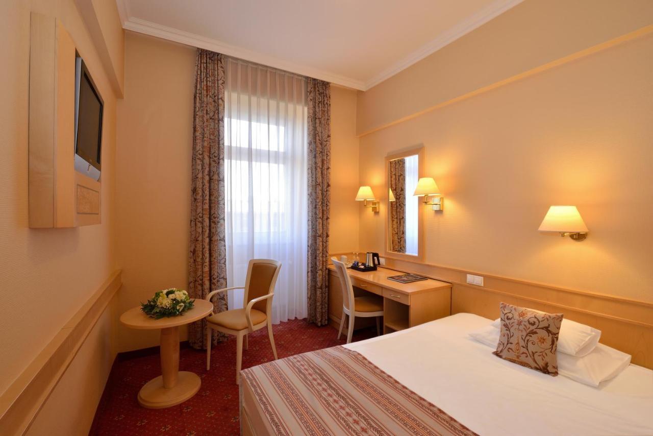 Palatinus Grand Hotel Pécs Zewnętrze zdjęcie