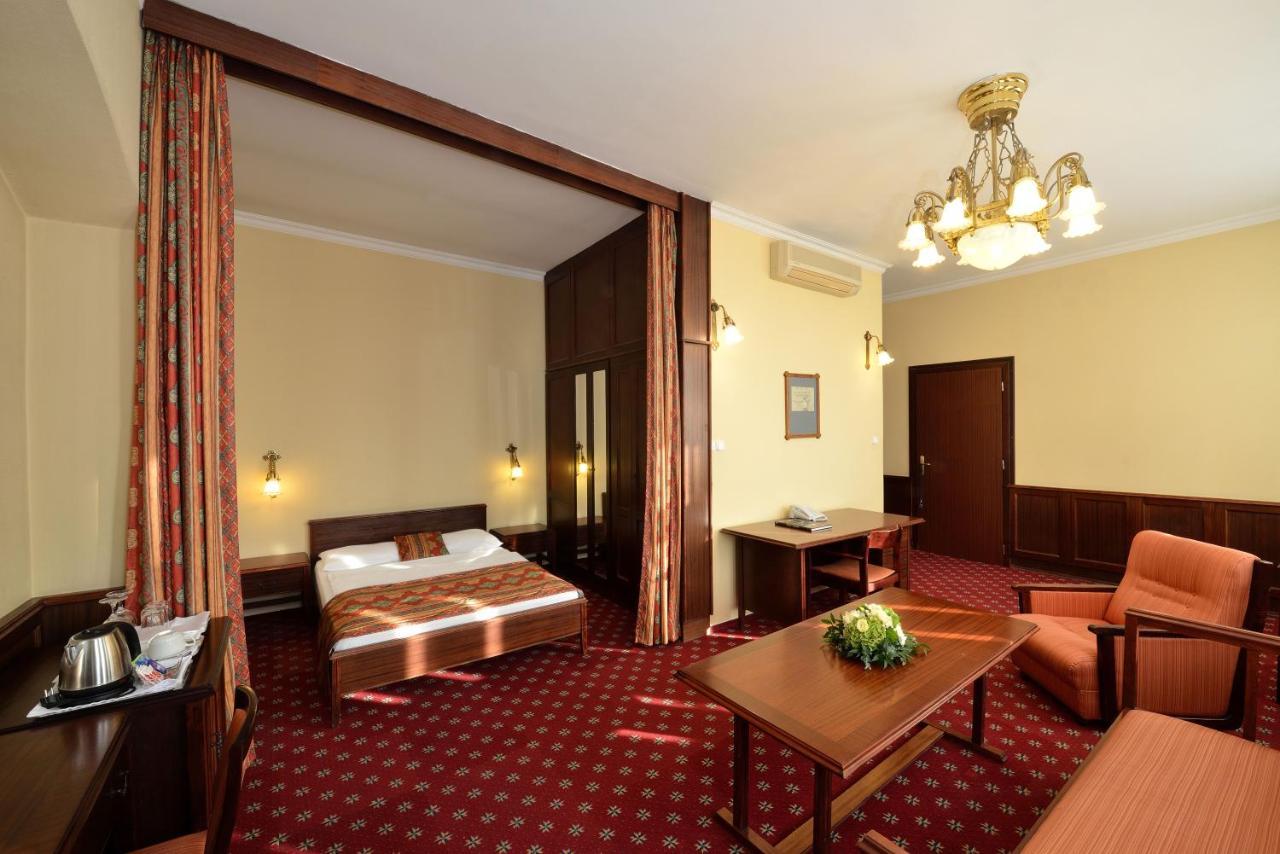 Palatinus Grand Hotel Pécs Zewnętrze zdjęcie